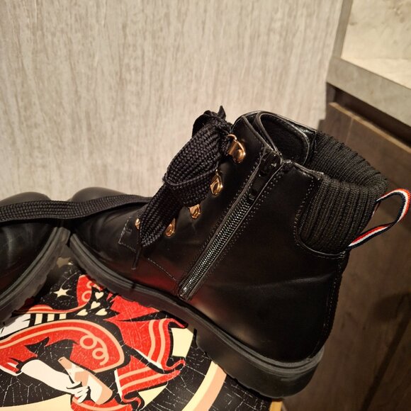 Tommy Hilfiger boots - Picture 14 of 15